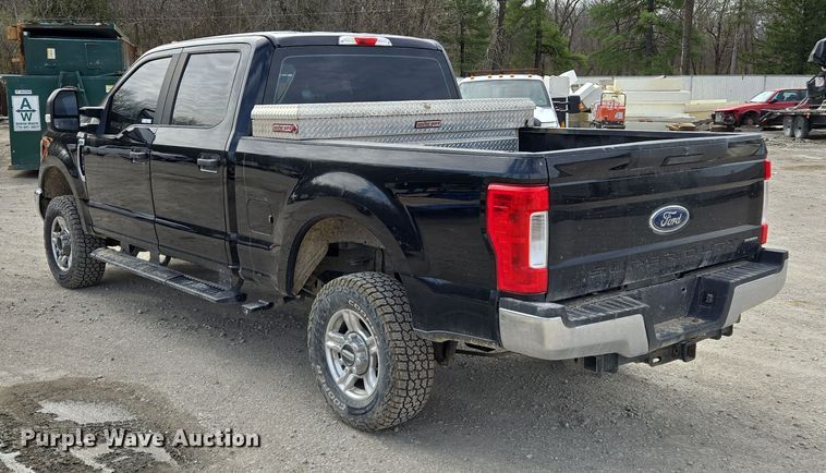 image for item EQ6907 2017 Ford  F250 Super Duty XL  Crew Cab pickup truck