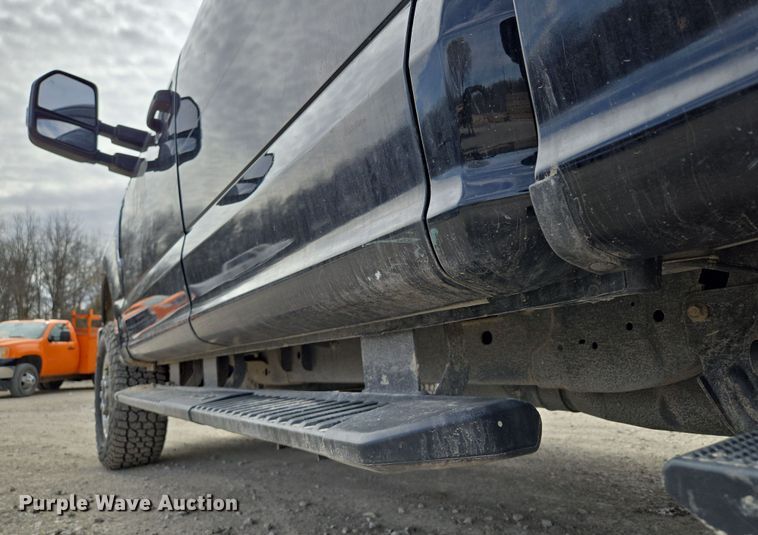 image for item EQ6907 2017 Ford  F250 Super Duty XL  Crew Cab pickup truck