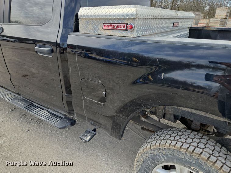 image for item EQ6907 2017 Ford  F250 Super Duty XL  Crew Cab pickup truck