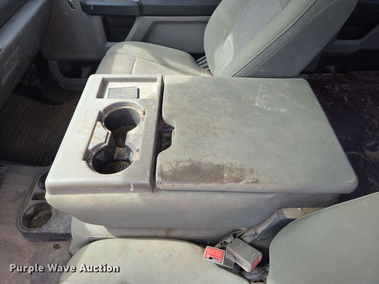 image for item EQ6907 2017 Ford  F250 Super Duty XL  Crew Cab pickup truck