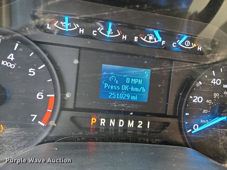 image for item EQ6907 2017 Ford  F250 Super Duty XL  Crew Cab pickup truck