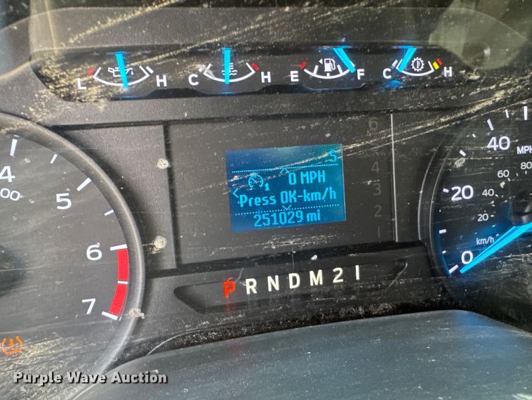 image for item EQ6907 2017 Ford  F250 Super Duty XL  Crew Cab pickup truck