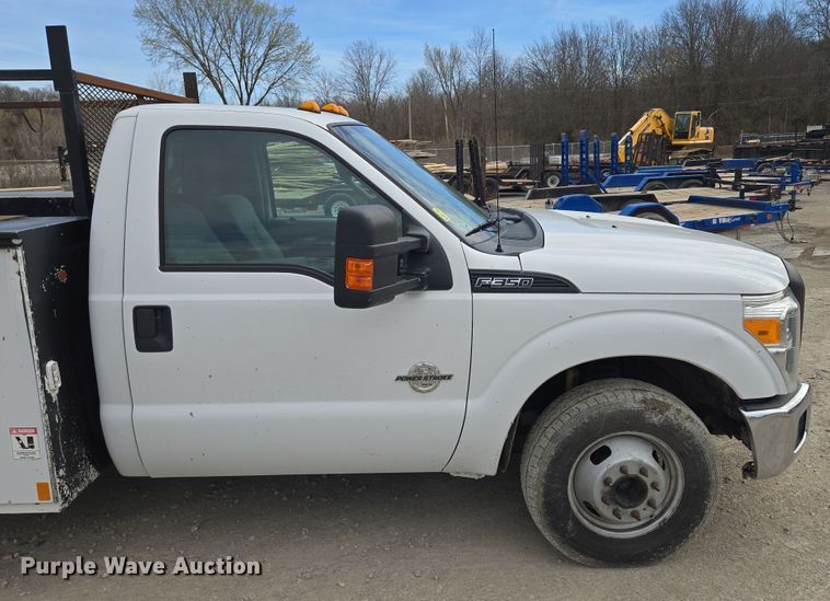 image for item EQ6909 2014 Ford  F350 Super Duty XL utility bed pickup truck