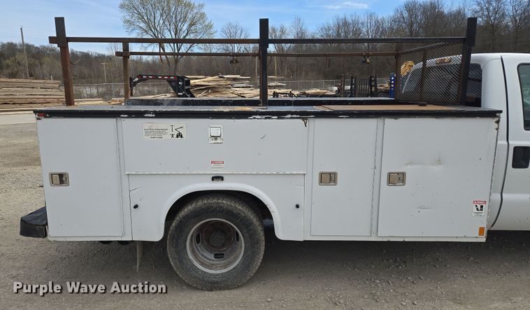 image for item EQ6909 2014 Ford  F350 Super Duty XL utility bed pickup truck