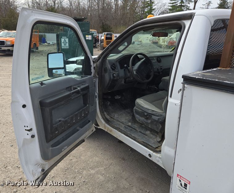 image for item EQ6909 2014 Ford  F350 Super Duty XL utility bed pickup truck