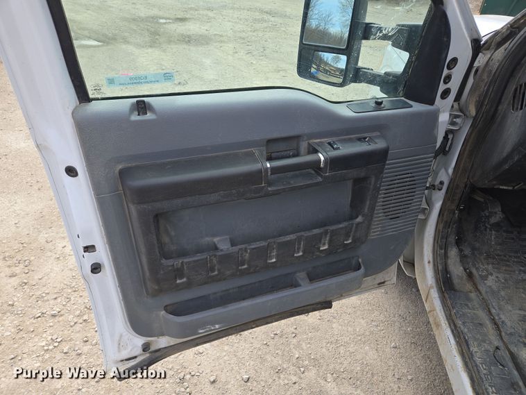 image for item EQ6909 2014 Ford  F350 Super Duty XL utility bed pickup truck