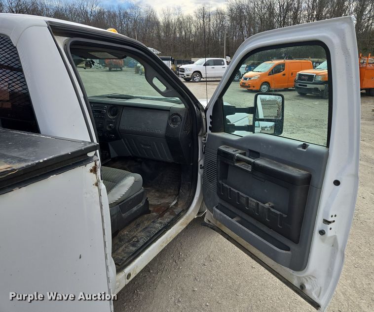 image for item EQ6909 2014 Ford  F350 Super Duty XL utility bed pickup truck