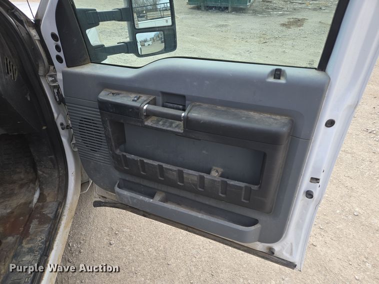 image for item EQ6909 2014 Ford  F350 Super Duty XL utility bed pickup truck