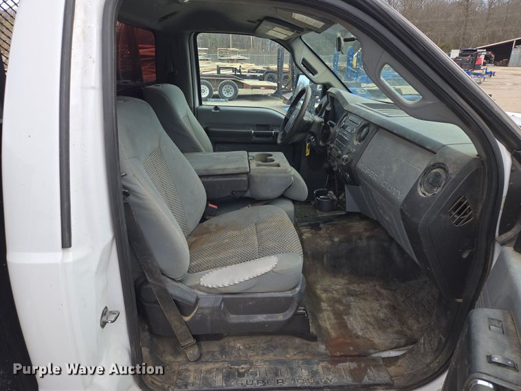 image for item EQ6909 2014 Ford  F350 Super Duty XL utility bed pickup truck