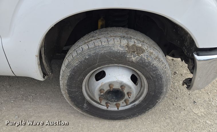 image for item EQ6909 2014 Ford  F350 Super Duty XL utility bed pickup truck