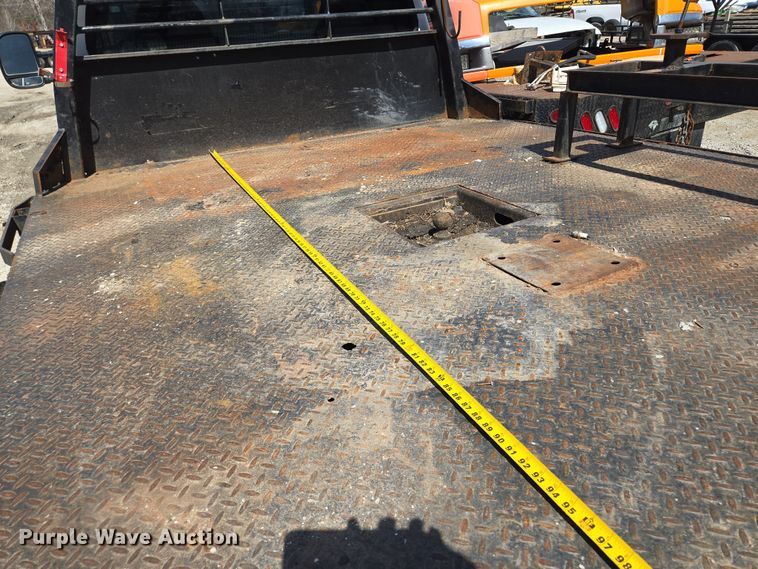 image for item EQ6910 2006 Ford  F550 Super Duty XL flatbed truck