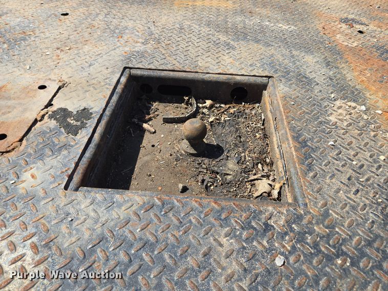 image for item EQ6910 2006 Ford  F550 Super Duty XL flatbed truck