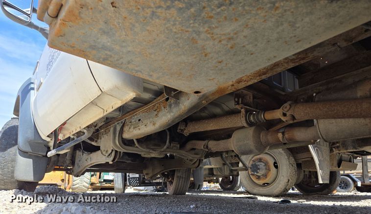 image for item EQ6910 2006 Ford  F550 Super Duty XL flatbed truck