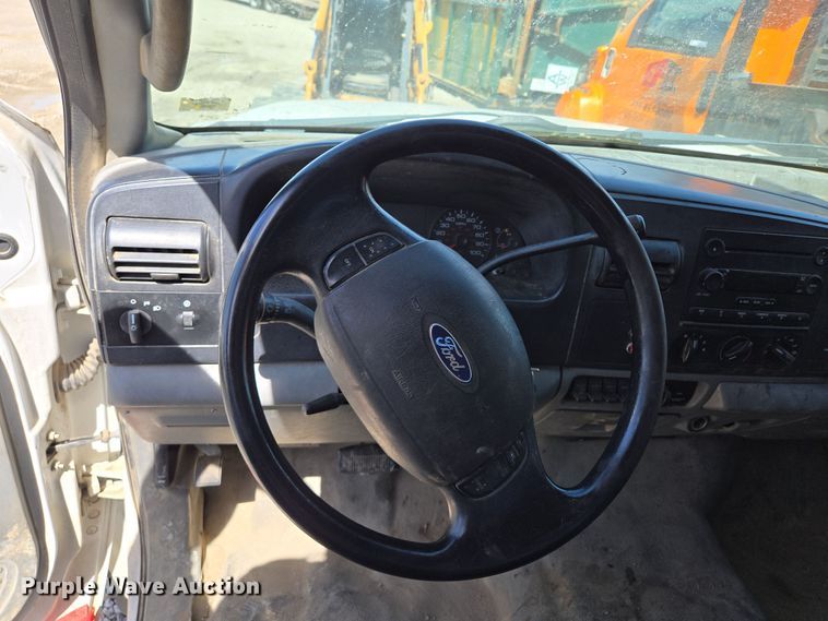 image for item EQ6910 2006 Ford  F550 Super Duty XL flatbed truck