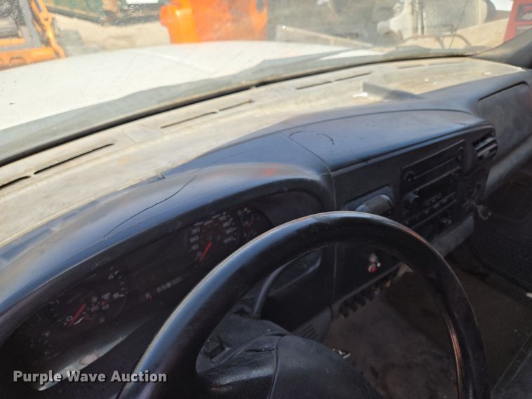 image for item EQ6910 2006 Ford  F550 Super Duty XL flatbed truck