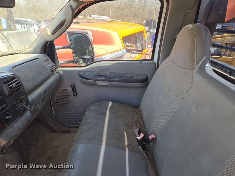 image for item EQ6910 2006 Ford  F550 Super Duty XL flatbed truck