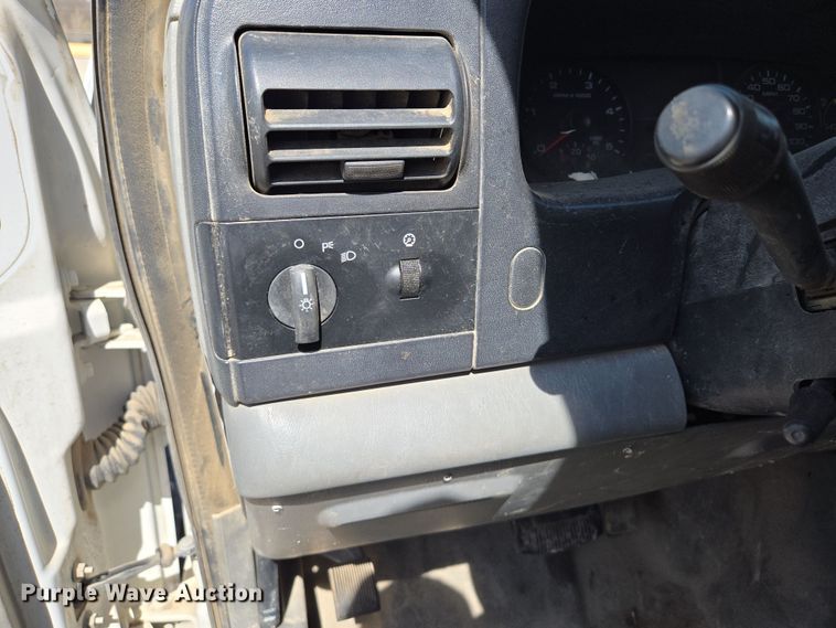 image for item EQ6910 2006 Ford  F550 Super Duty XL flatbed truck