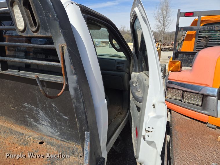 image for item EQ6910 2006 Ford  F550 Super Duty XL flatbed truck