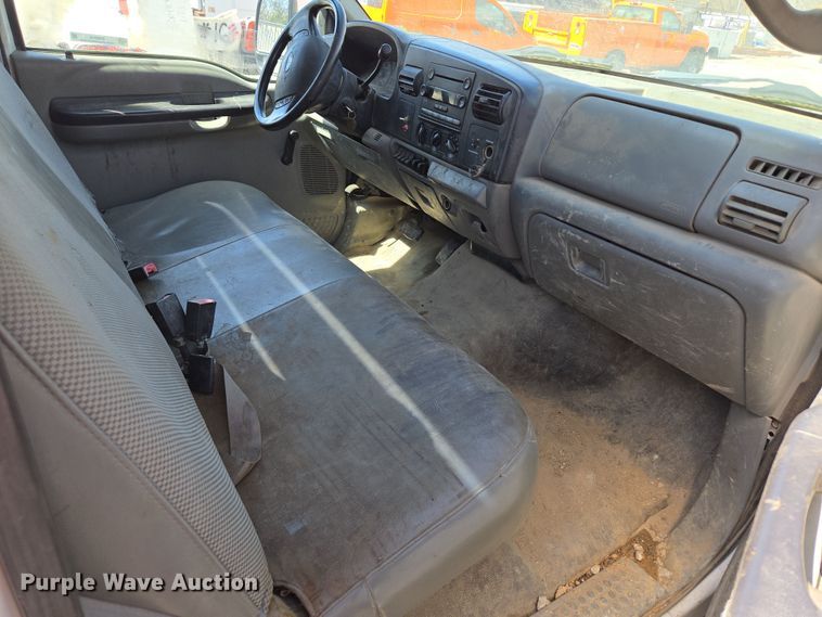 image for item EQ6910 2006 Ford  F550 Super Duty XL flatbed truck