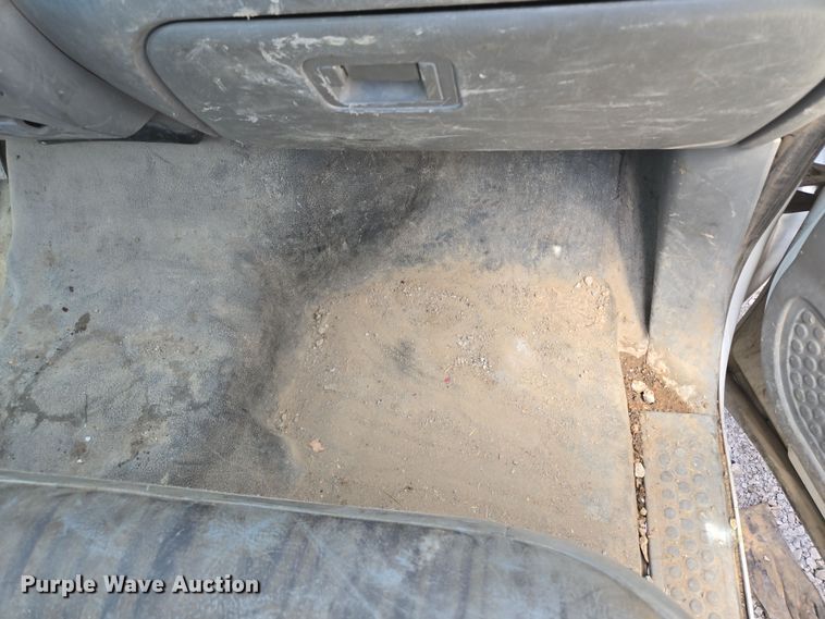 image for item EQ6910 2006 Ford  F550 Super Duty XL flatbed truck