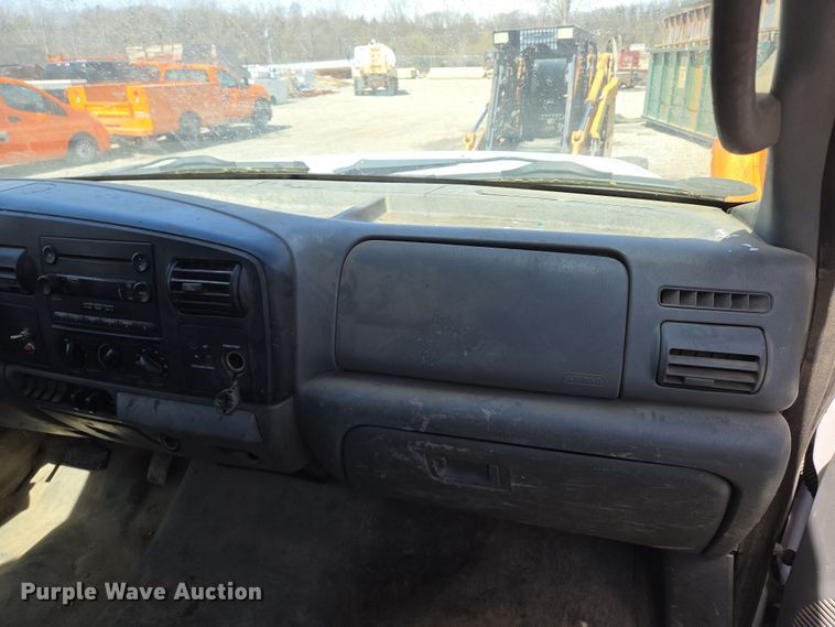 image for item EQ6910 2006 Ford  F550 Super Duty XL flatbed truck