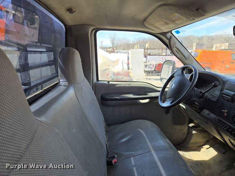 image for item EQ6910 2006 Ford  F550 Super Duty XL flatbed truck