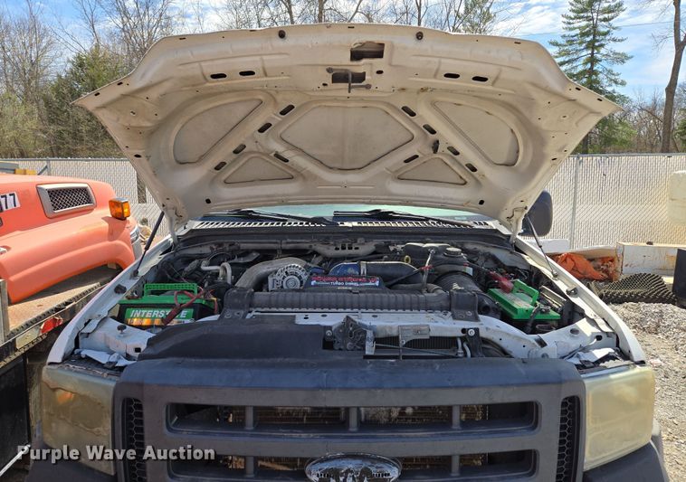 image for item EQ6910 2006 Ford  F550 Super Duty XL flatbed truck