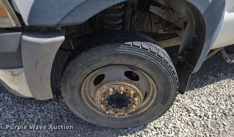 image for item EQ6910 2006 Ford  F550 Super Duty XL flatbed truck