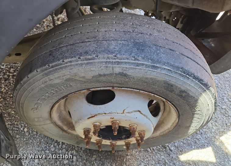 image for item EQ6910 2006 Ford  F550 Super Duty XL flatbed truck