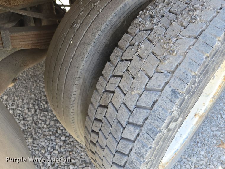 image for item EQ6910 2006 Ford  F550 Super Duty XL flatbed truck