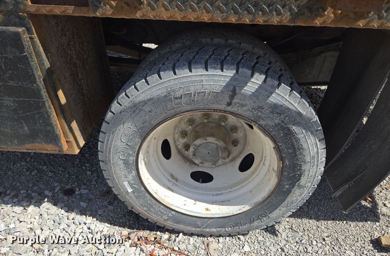 image for item EQ6910 2006 Ford  F550 Super Duty XL flatbed truck