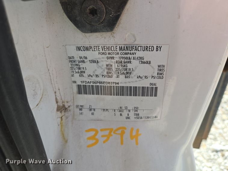 image for item EQ6910 2006 Ford  F550 Super Duty XL flatbed truck