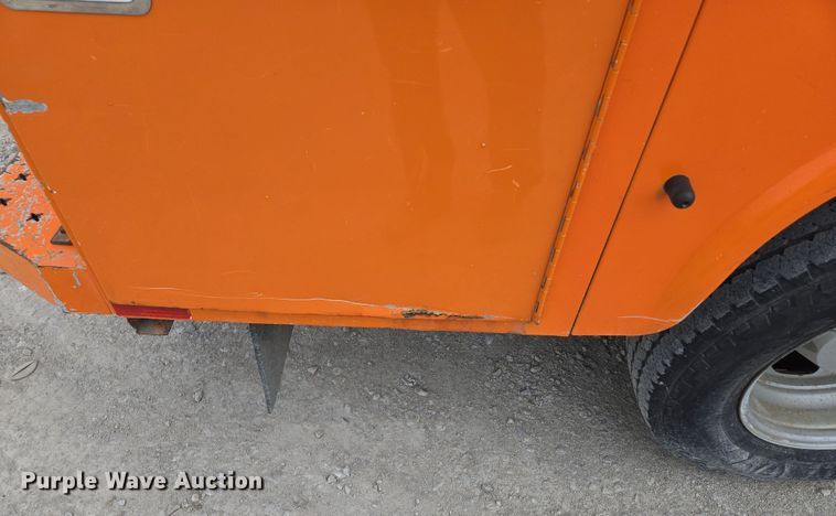 image for item EQ6913 2011 GMC  Sierra 3500HD utility bed pickup truck