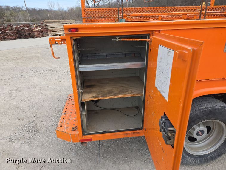 image for item EQ6913 2011 GMC  Sierra 3500HD utility bed pickup truck