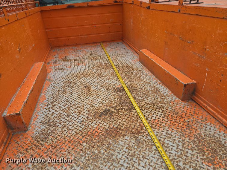 image for item EQ6913 2011 GMC  Sierra 3500HD utility bed pickup truck