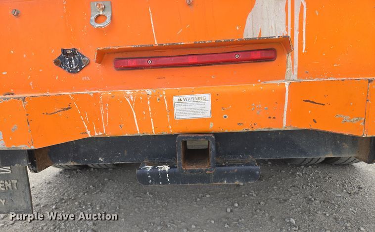 image for item EQ6913 2011 GMC  Sierra 3500HD utility bed pickup truck