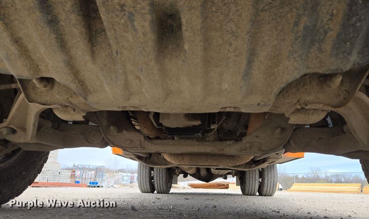 image for item EQ6913 2011 GMC  Sierra 3500HD utility bed pickup truck