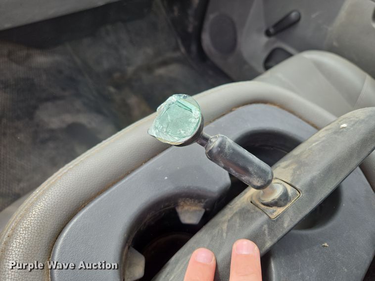 image for item EQ6913 2011 GMC  Sierra 3500HD utility bed pickup truck