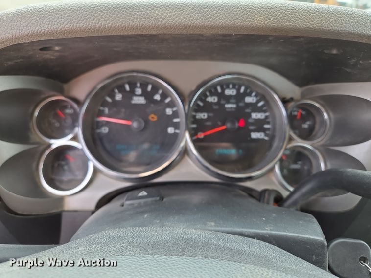 image for item EQ6913 2011 GMC  Sierra 3500HD utility bed pickup truck