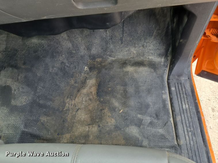 image for item EQ6913 2011 GMC  Sierra 3500HD utility bed pickup truck