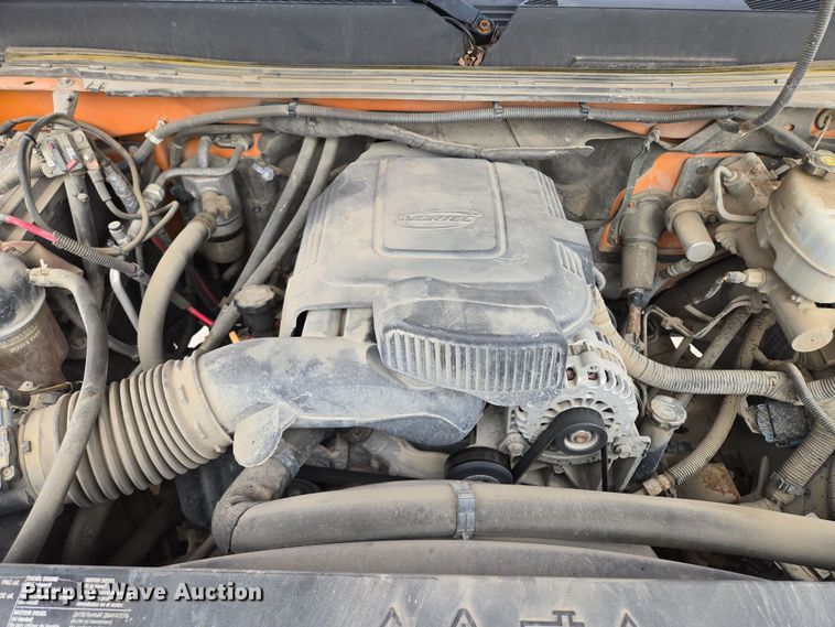 image for item EQ6913 2011 GMC  Sierra 3500HD utility bed pickup truck