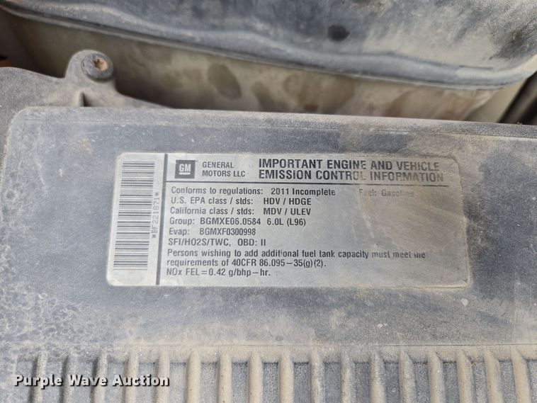 image for item EQ6913 2011 GMC  Sierra 3500HD utility bed pickup truck