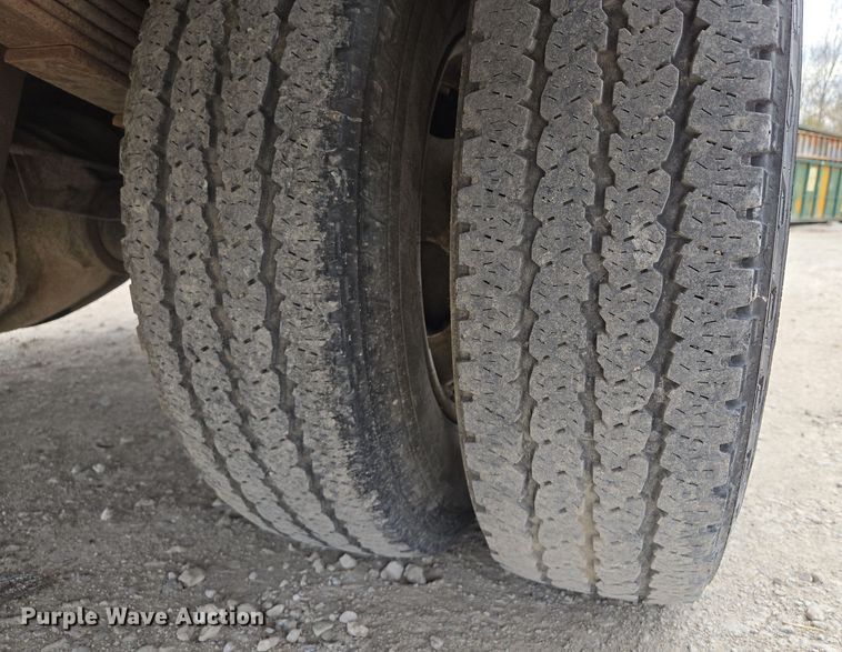 image for item EQ6913 2011 GMC  Sierra 3500HD utility bed pickup truck