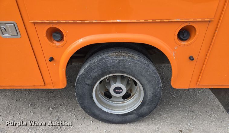 image for item EQ6913 2011 GMC  Sierra 3500HD utility bed pickup truck