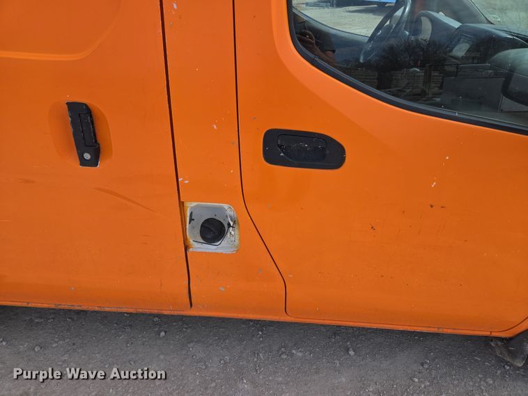 image for item EQ6914 2015 Nissan  NV200 van