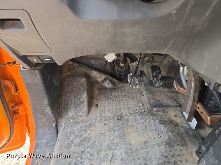 image for item EQ6914 2015 Nissan  NV200 van