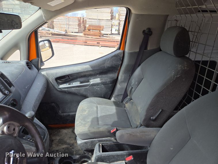 image for item EQ6914 2015 Nissan  NV200 van