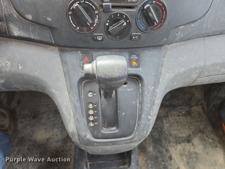 image for item EQ6914 2015 Nissan  NV200 van