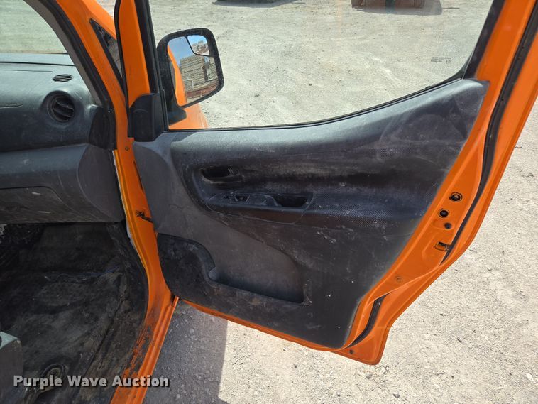 image for item EQ6914 2015 Nissan  NV200 van