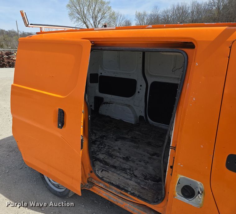 image for item EQ6914 2015 Nissan  NV200 van